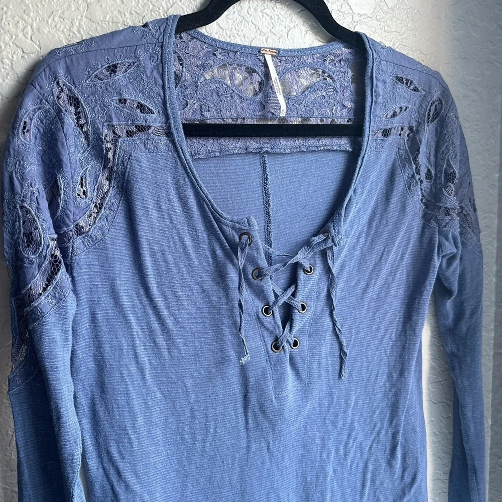 Free People XS Blue Henley Lace-up Long Sleeve Paisley Shirt Top Peasant Boho‎
